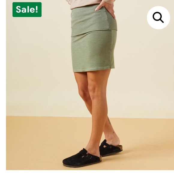 NWOT MONROW FOLD OVER KNIT MINI SKIRT GREEN SMALL - Picture 2 of 10